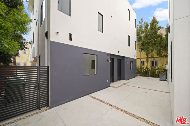 1518 Magnolia Avenue, Los Angeles, CA 90006