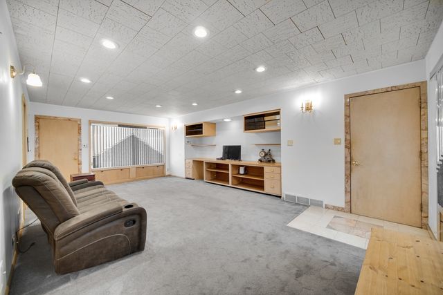 20580 Bensley Avenue, Lynwood, IL 60411