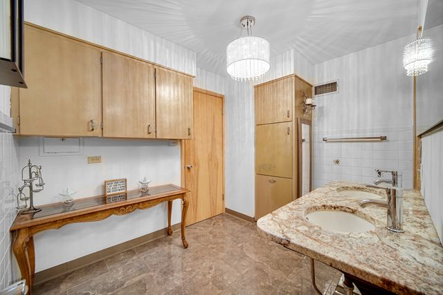 20580 Bensley Avenue, Lynwood, IL 60411