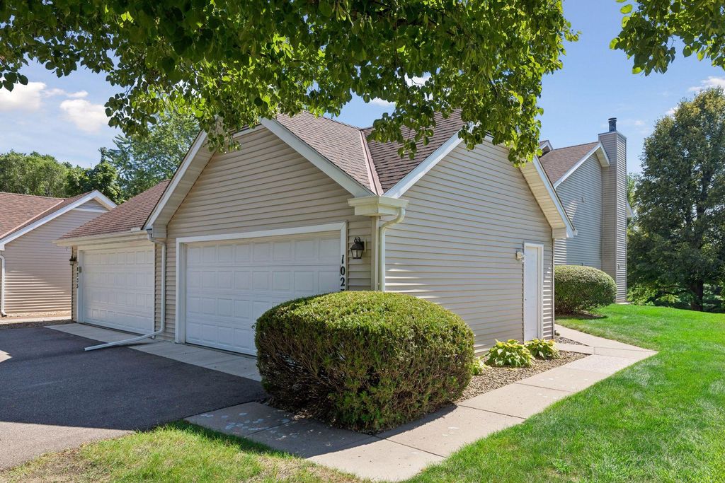 10237 Arrowwood Drive, Eden Prairie, MN 55347 — photo 3