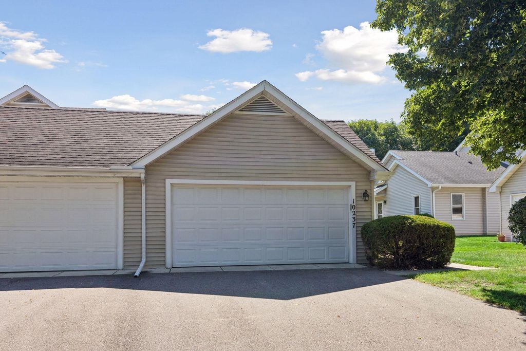 10237 Arrowwood Drive, Eden Prairie, MN 55347 — photo 4