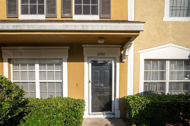1250 REDONDO WAY, Wesley Chapel, FL 33543