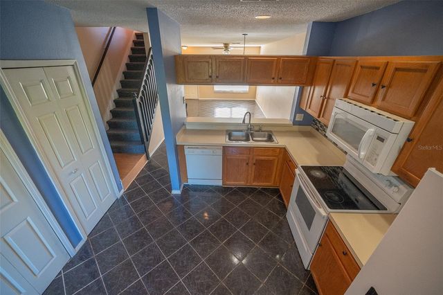 1250 REDONDO WAY, Wesley Chapel, FL 33543