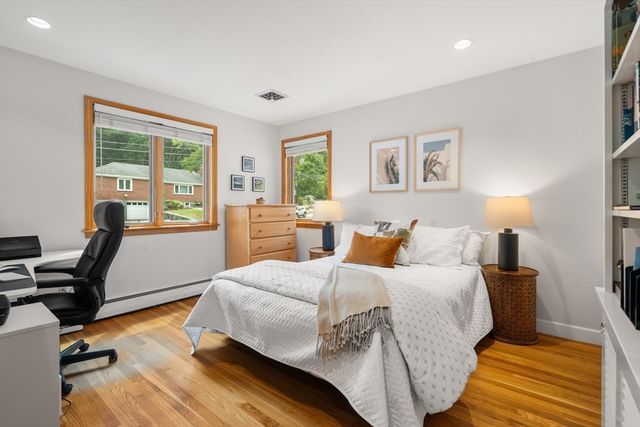 83 Bound Brook Rd, Newton, MA 02461
