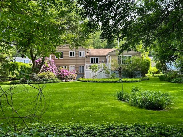 83 Bound Brook Rd, Newton, MA 02461