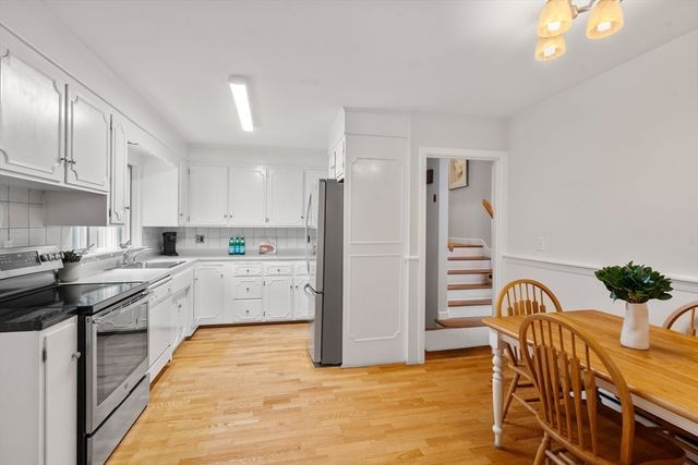 83 Bound Brook Rd, Newton, MA 02461