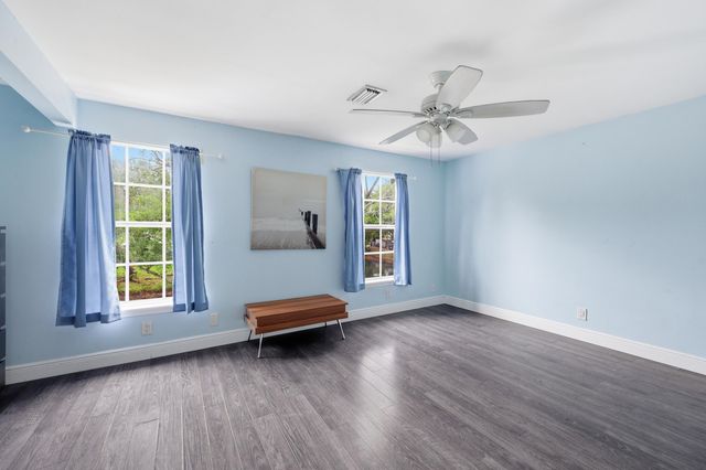 218 Old English Drive, Jupiter, FL 33458