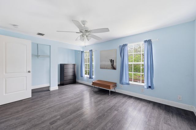 218 Old English Drive, Jupiter, FL 33458