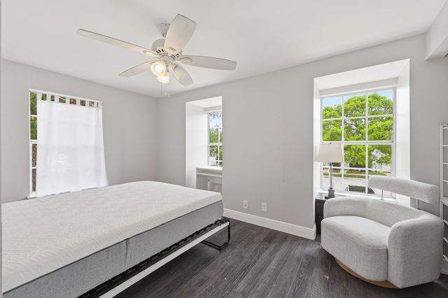 218 Old English Drive, Jupiter, FL 33458