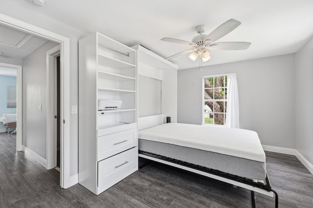 218 Old English Drive, Jupiter, FL 33458