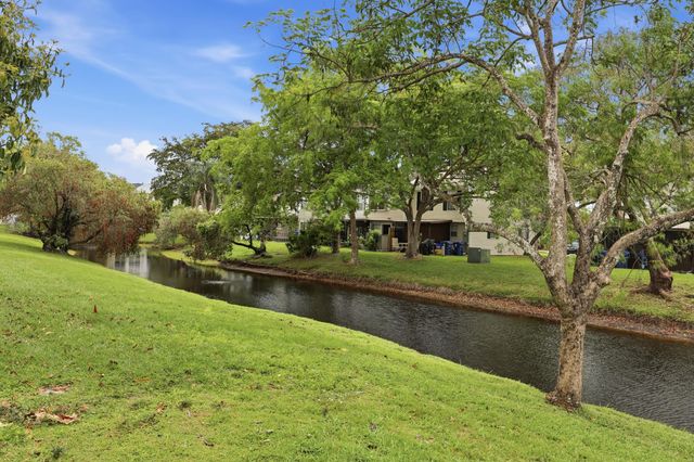 218 Old English Drive, Jupiter, FL 33458