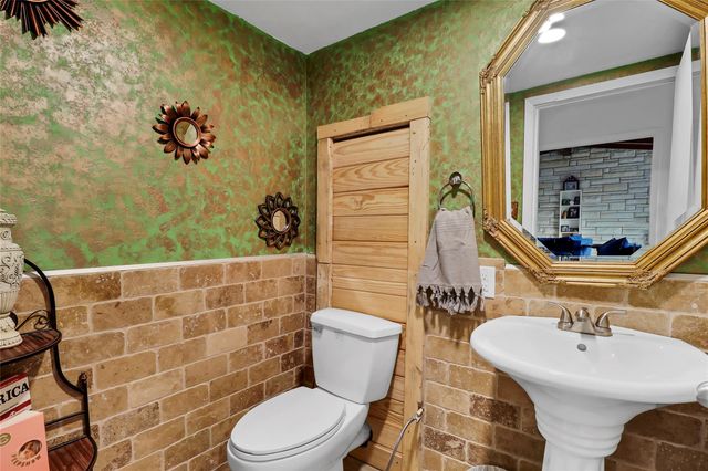 122 W Sierra CIR, San Marcos, TX 78666