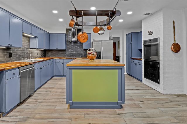 122 W Sierra CIR, San Marcos, TX 78666