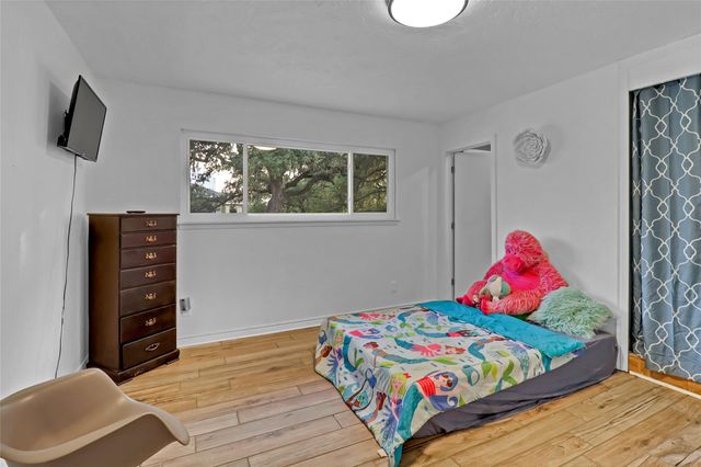 122 W Sierra CIR, San Marcos, TX 78666