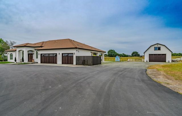 5600 Ferseyna Way, Valley Springs, CA 95252