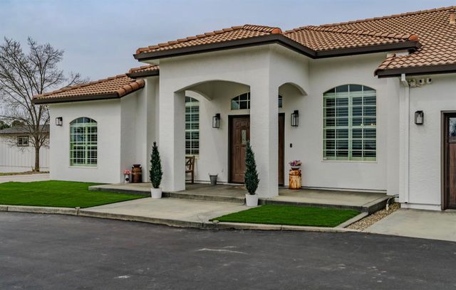 5600 Ferseyna Way, Valley Springs, CA 95252