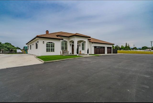 5600 Ferseyna Way, Valley Springs, CA 95252
