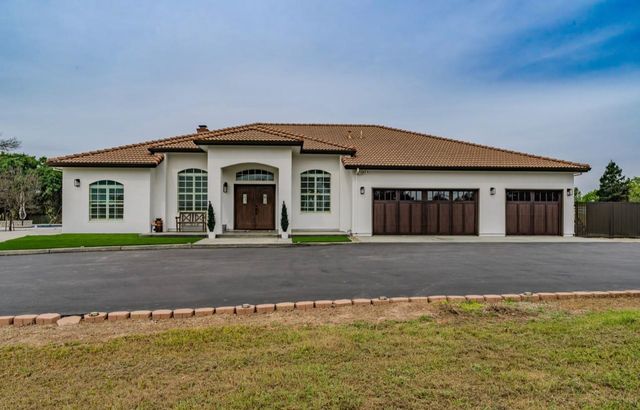 5600 Ferseyna Way, Valley Springs, CA 95252