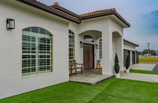 5600 Ferseyna Way, Valley Springs, CA 95252