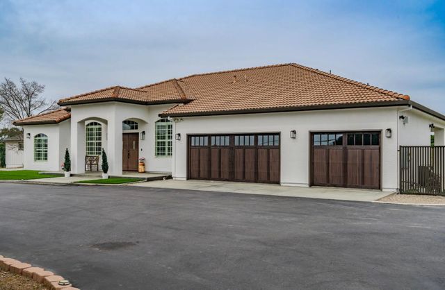 5600 Ferseyna Way, Valley Springs, CA 95252