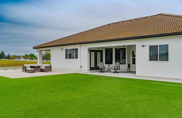 5600 Ferseyna Way, Valley Springs, CA 95252