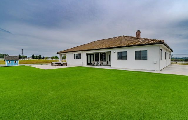 5600 Ferseyna Way, Valley Springs, CA 95252