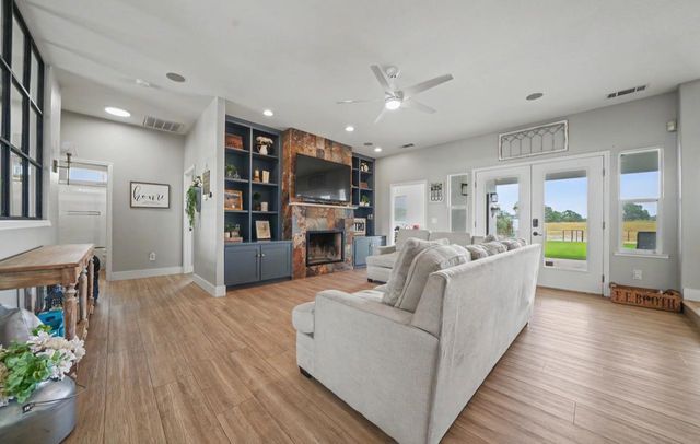 5600 Ferseyna Way, Valley Springs, CA 95252