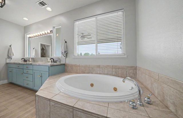 5600 Ferseyna Way, Valley Springs, CA 95252