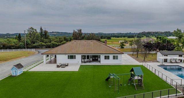 5600 Ferseyna Way, Valley Springs, CA 95252