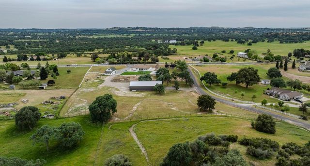5600 Ferseyna Way, Valley Springs, CA 95252
