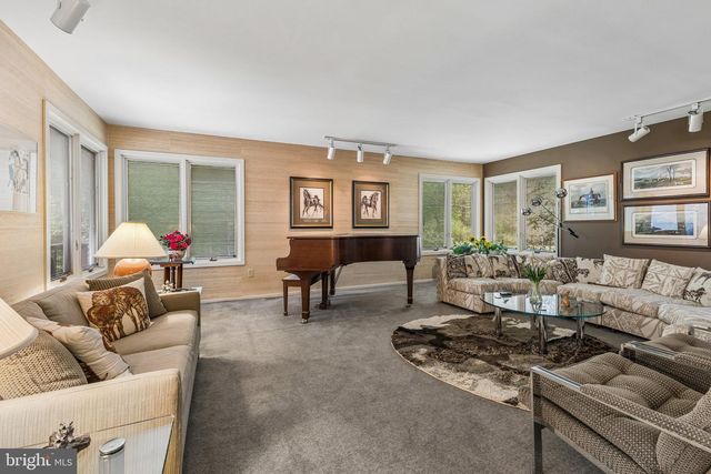 2416 SUNNY MEADOW LN, Vienna, VA 22181