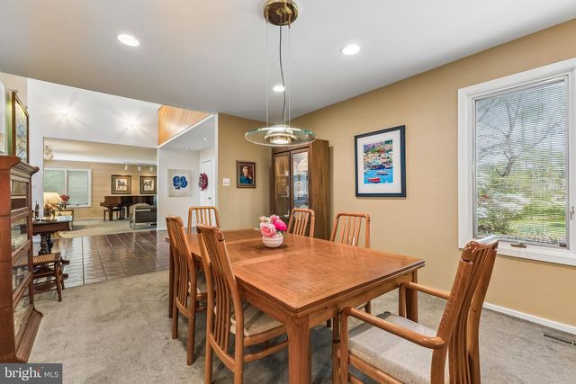 2416 SUNNY MEADOW LN, Vienna, VA 22181