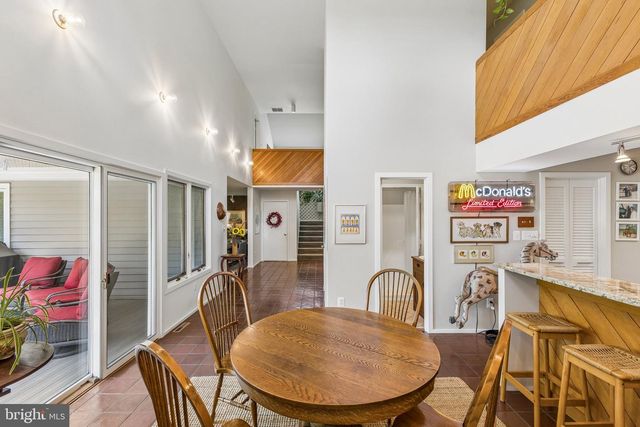 2416 SUNNY MEADOW LN, Vienna, VA 22181