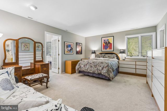 2416 SUNNY MEADOW LN, Vienna, VA 22181