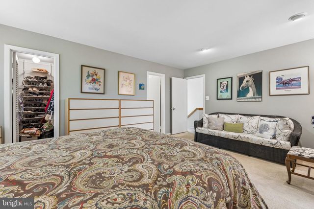 2416 SUNNY MEADOW LN, Vienna, VA 22181