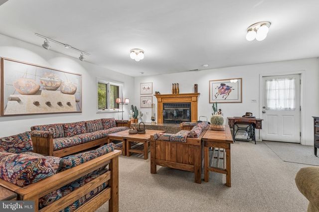 2416 SUNNY MEADOW LN, Vienna, VA 22181