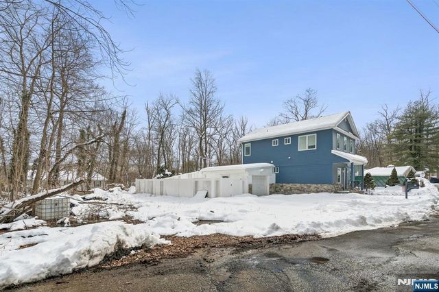13 Roger Avenue, Wanaque, NJ 07420