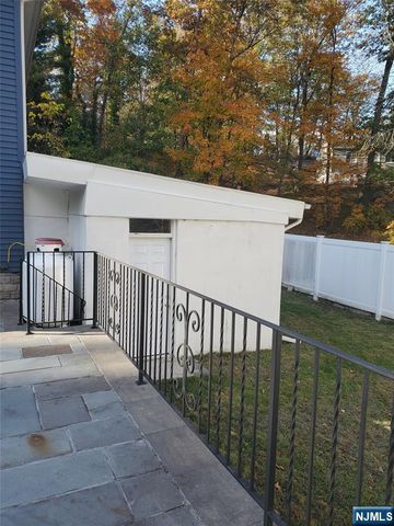 13 Roger Avenue, Wanaque, NJ 07420