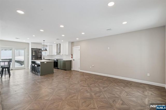 13 Roger Avenue, Wanaque, NJ 07420