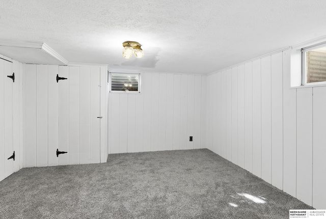 6101 Frontier Road, Lincoln, NE 68516