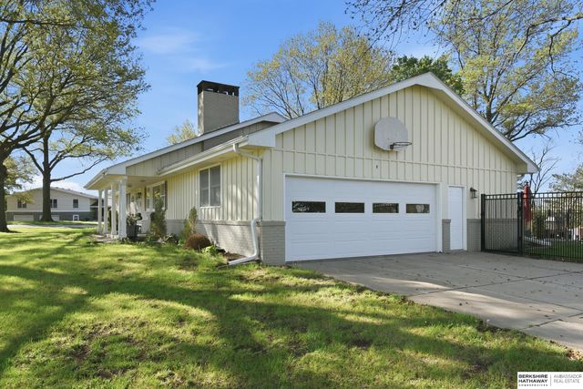 6101 Frontier Road, Lincoln, NE 68516