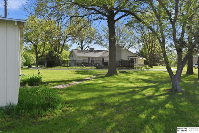 6101 Frontier Road, Lincoln, NE 68516