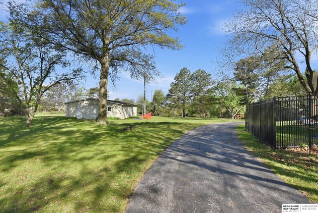6101 Frontier Road, Lincoln, NE 68516