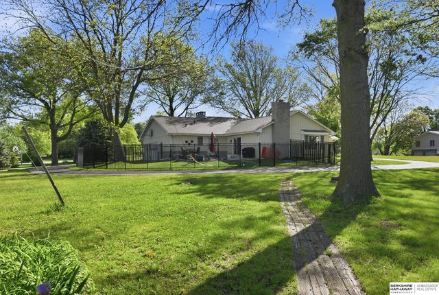 6101 Frontier Road, Lincoln, NE 68516