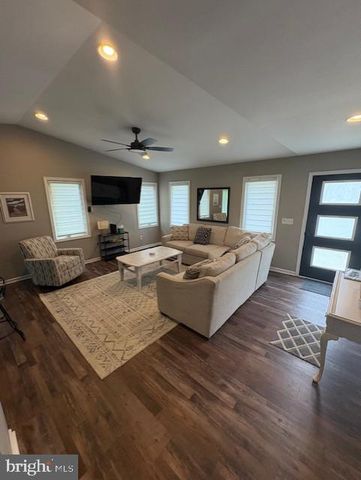 303 ELLENDALE CIR, Salisbury, MD 21804