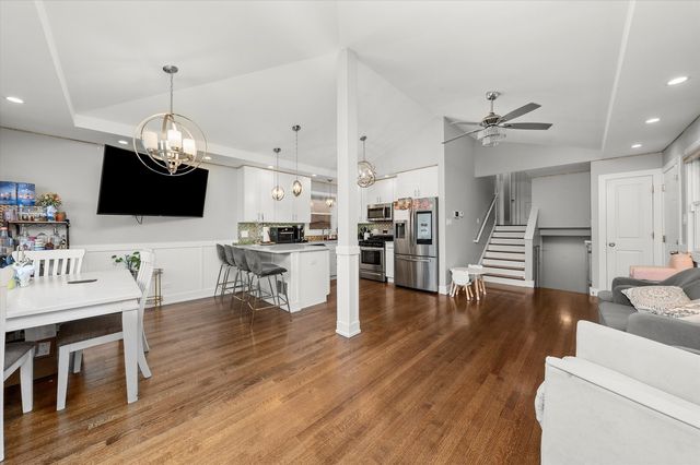 7457 W 64th Street, Summit, IL 60501