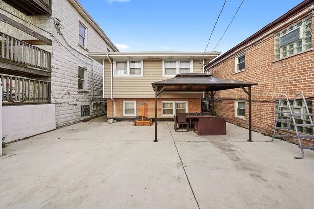 7457 W 64th Street, Summit, IL 60501