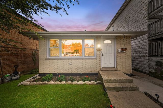 7457 W 64th Street, Summit, IL 60501