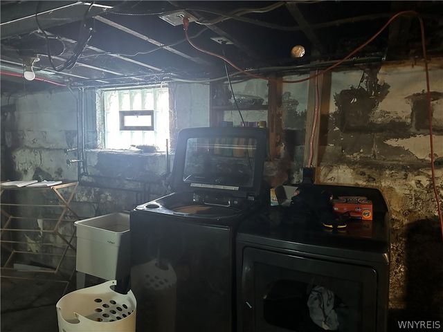 3040 Monroe Avenue, Niagara Falls, NY 14303