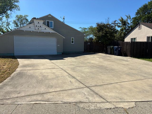 2183 Florin Rd, Sacramento, CA 95822